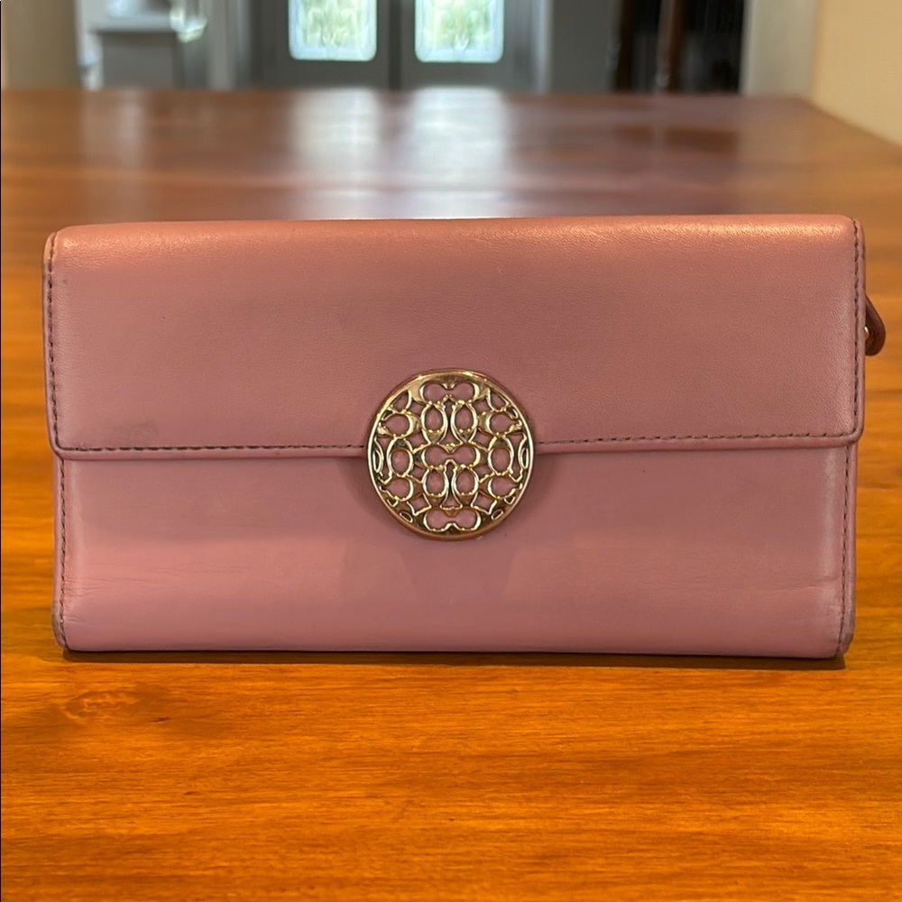 COACH Lavender Pink Leather Clutch Long Wallet Silver Logo Buckle Gray Interior🤍